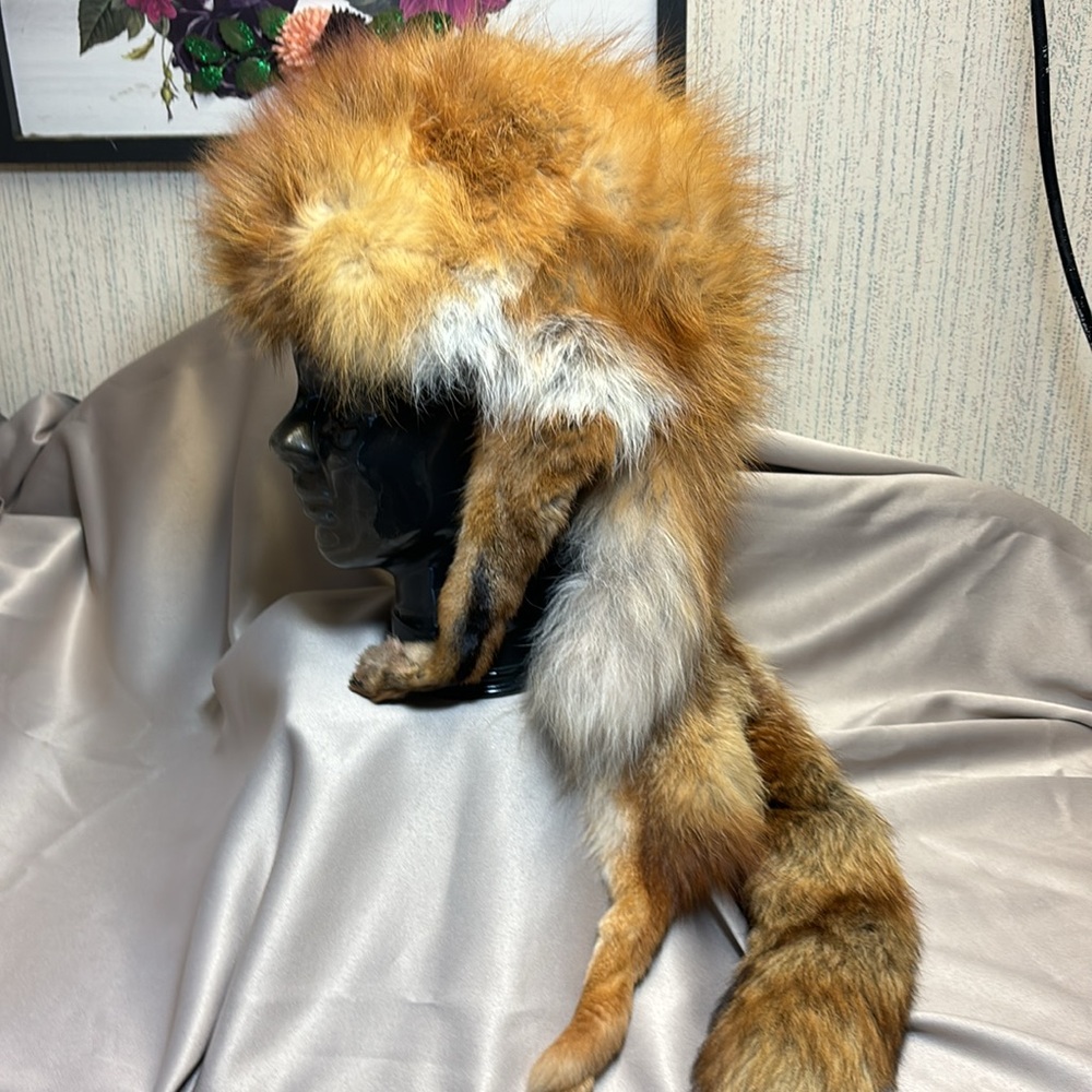 Alaskan Arctic Fox Hat unisex Handcrafted - Picture 3 of 6